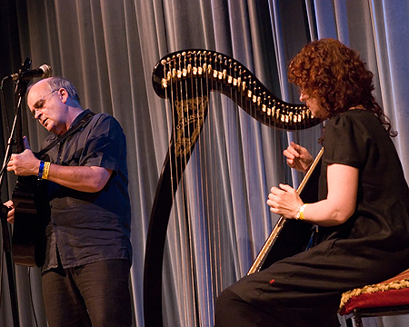 Chris Newman & M&aacute;ire N&iacute; Chathasaigh 