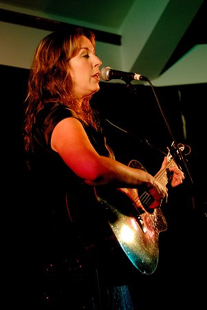 Beth Nielsen Chapman 